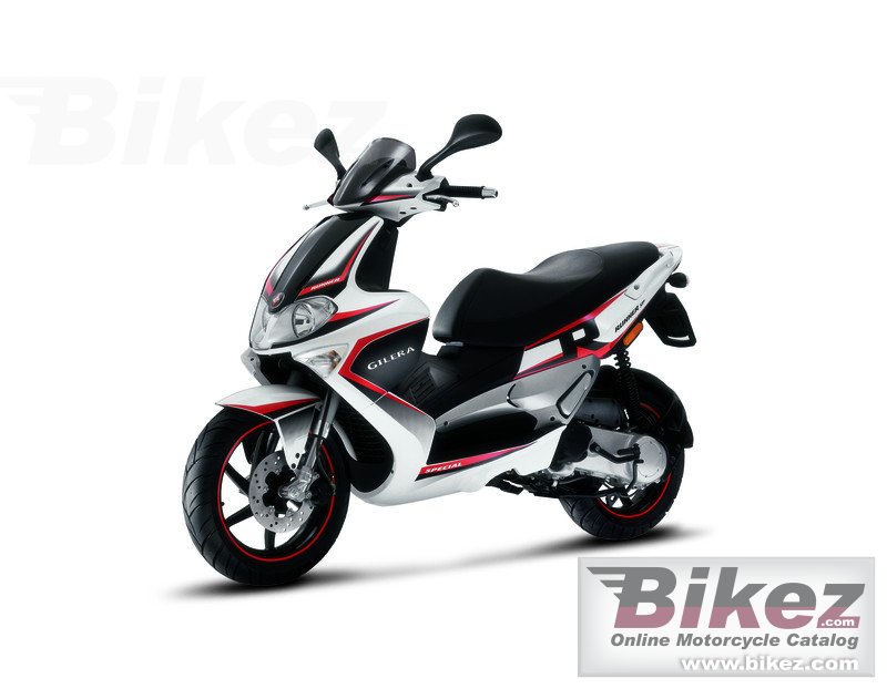 Big Gilera runner sp 50 picture and wallpaper from Bikez.com